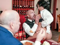 Thick Brunette London Rose Loves Fucking In Public Places
