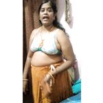 Indian son capture his sexy Tamil mom pic in bra