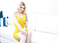Pale-skinned MYLF Dakota Williams Enjoys Sucking And Riding BBC
