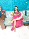 Sexy saree bhabhi aunty