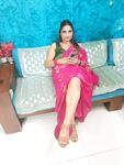 Sexy saree bhabhi aunty