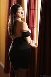Hot Italian Mom Valentina Nappi Seduced Her Daughter's Boyfriend photos (Tyler Nixon)