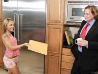 Petite Bimbo Holly Hendrix Gets Fucked By Older Man photos (Evan Stone)