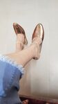 Mom sexy feet and smelly heels????