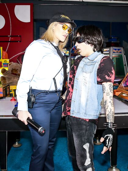 Juggy Female Security Agent Ryan Keely Seduced Young Dude