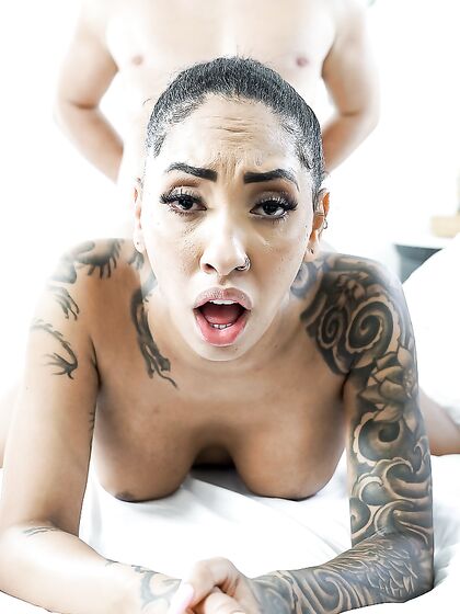Tattooed Black MYLF Kona Jade Gets Properly Fucked By Bearded Stud