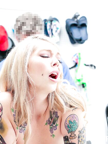 Inked Blondie Kaylee Ryder Shagged By Cocky Security Guard