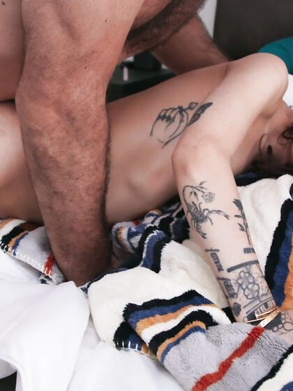 Tattooed Hottie Sage Hunter Gets Properly Fucked In Bed