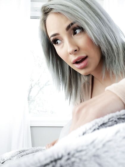 Sexually Attractive MYLF Lauren Pixie Gets Deeply Fucked And Creampied