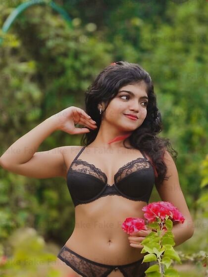 Hot Desi girl fully nude