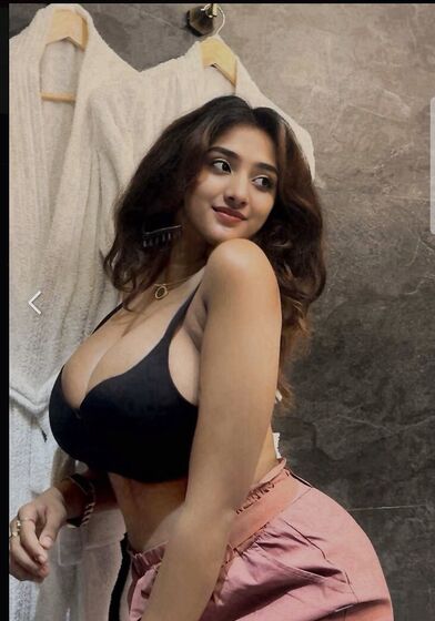 Ananya advani hot big boobs