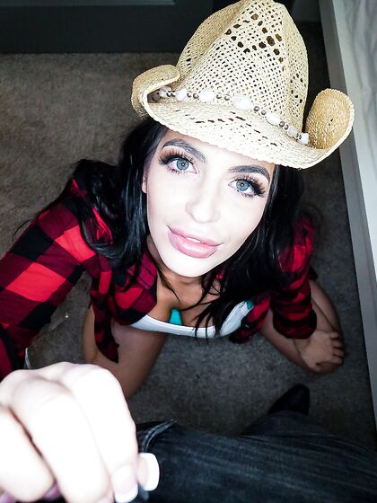Raven-haired Cowgirl Alexa Payne Smiles As Long Prick Drills Her Wet Coochie