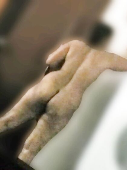 Desi aunty captured nude by her boyfriend secretly