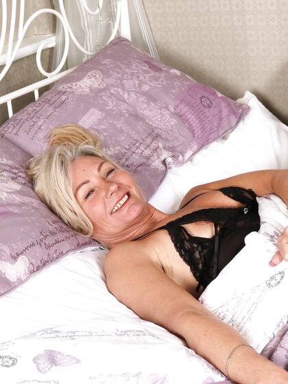 Ellen B. AO30 4