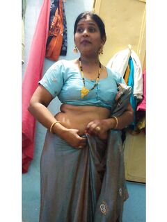 Sheela mom hot pics censored by her son