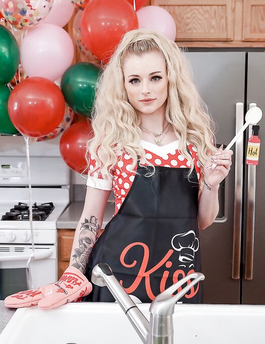 Pretty Blonde Housewife With No Tits Gets Pounded In The Kitchen photos (Hyley Winters)