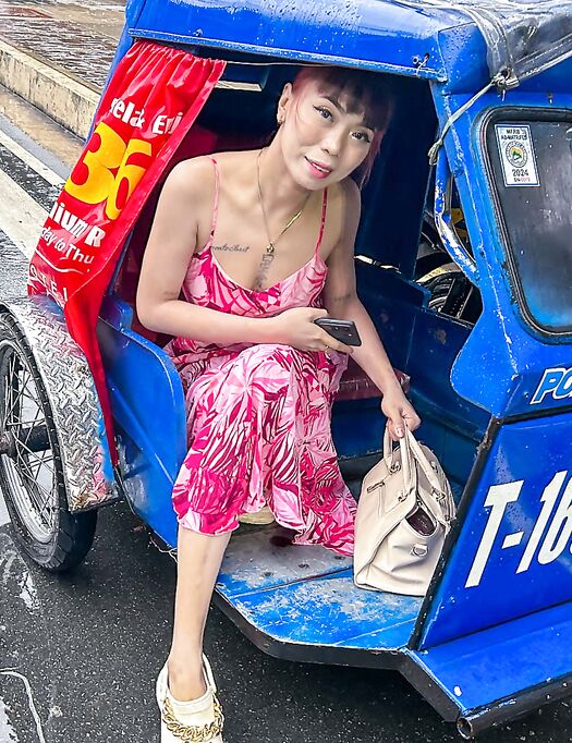 Henessy Aiko On Trike Patrol - Set 1