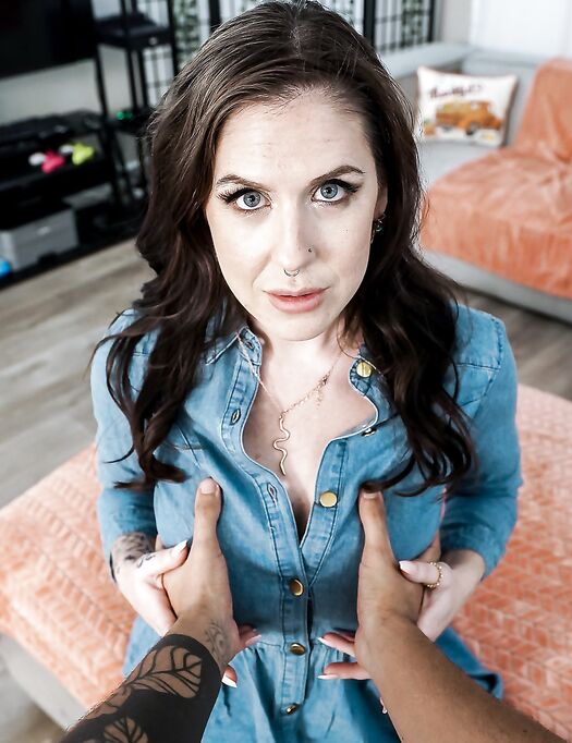 Inked Cougar Nikki Zee Enjoys Steamy POV Pounding