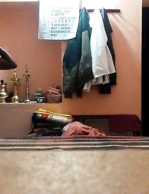 Tamil mom changes her saree while her son secretly record
